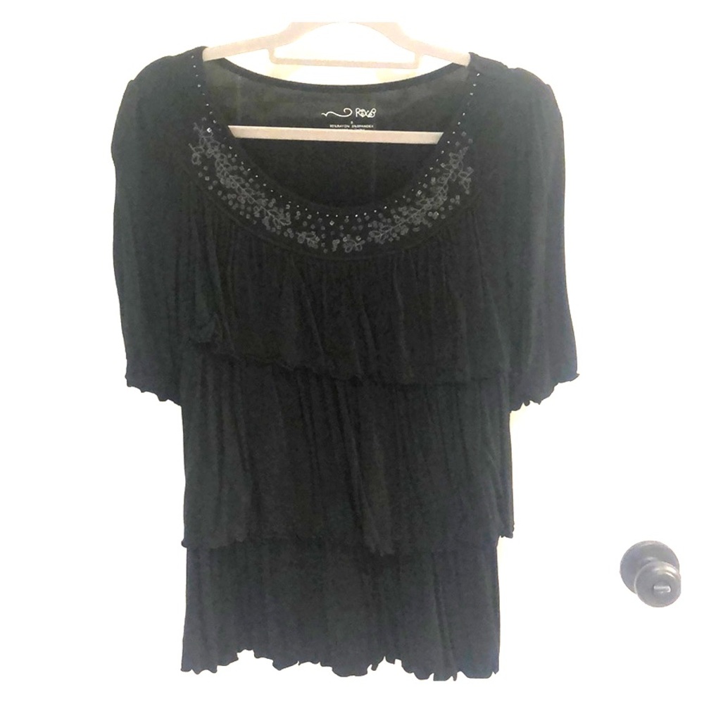 Tiered black 3/4 sleeve